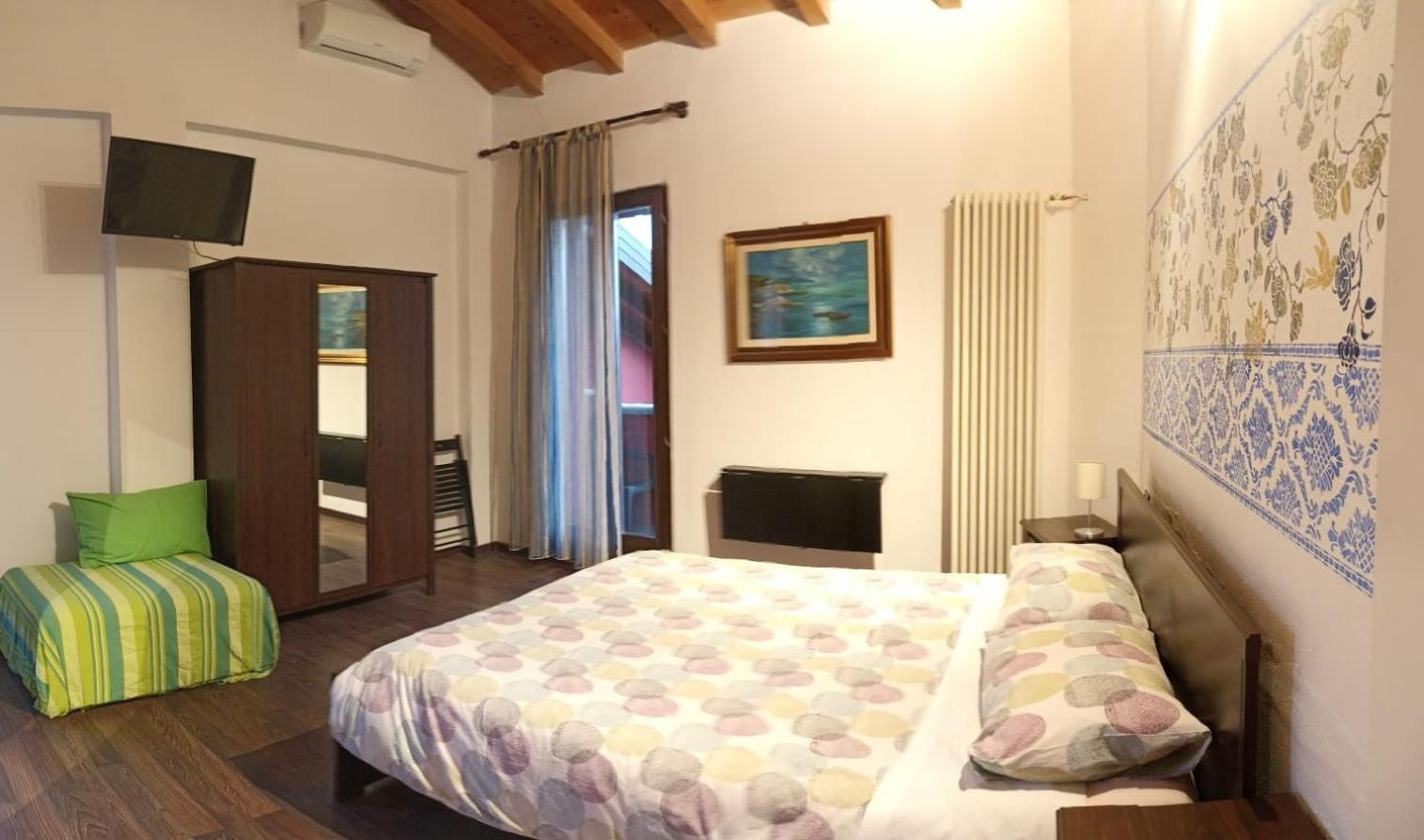 B&B Casa Mia เดเซนซาโนเดลการ์ดา ภายนอก รูปภาพ